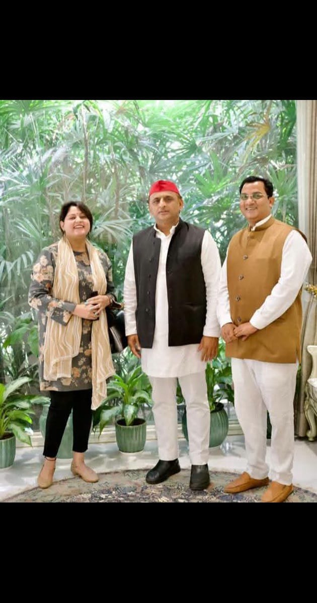 dharmesh-gangwar-meets-akhilesh-yadav-pilibhit-sp-district-president.jpg
