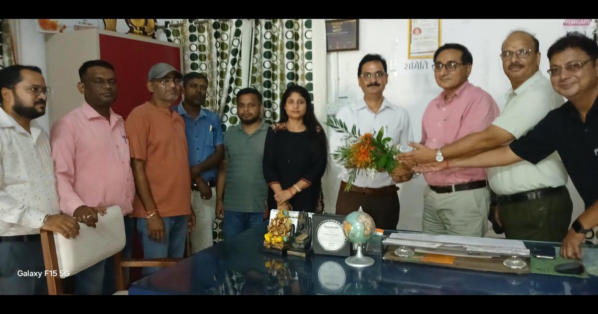 durgesh-dhar-dwivedi-chief-proctor-upadhi-mahavidyalaya-pilibhit.jpg
