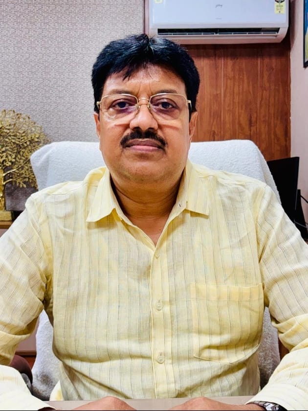 khwaja-moinuddin-chishti-bhasha-university-lucknow-new-finance-officer-santosh-kumar-charge.jpg