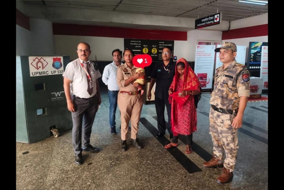 lucknow-metro-alambagh-station-mook-badhir-mahila-sahayata.jpg