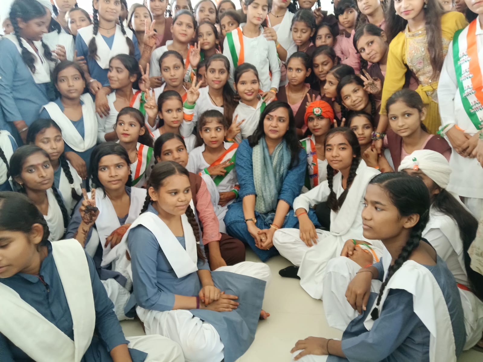 pilibhit-kasturba-gandhi-vidyalaya-swatantrata-diwas.jpg