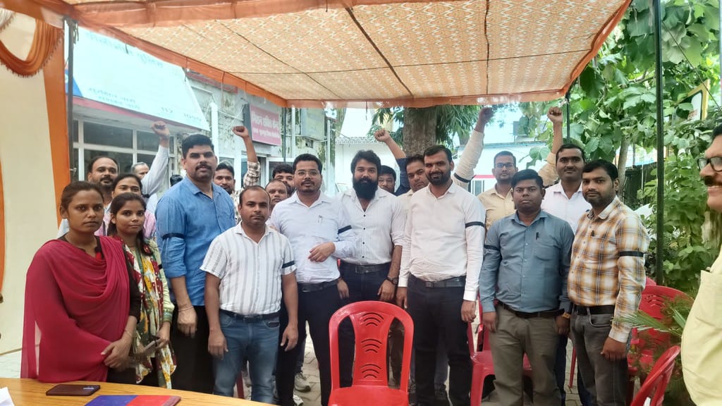 puranpur-lekhpal-sangh-kali-patti-virodh-thana-samadhan-diwas.jpg